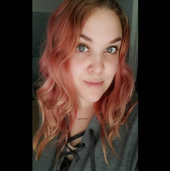 Meet your Posher, Erika - Picture 1 of 1